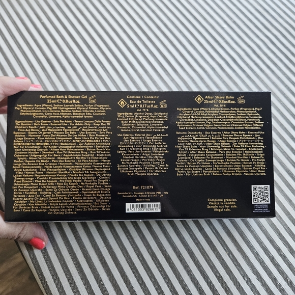 Versace - Picture 6 of 6